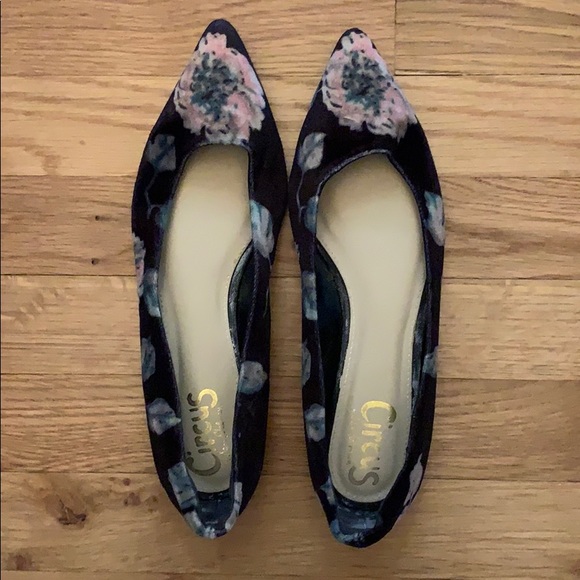 Circus by Sam Edelman Shoes - Size 7.5 Circus by Sam Edelman floral print flats